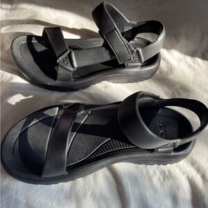 Teva Hurricane Drift Sandals size 8